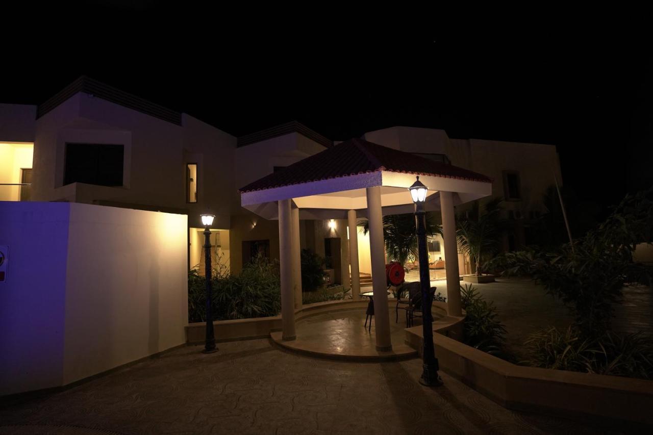 The Sky Imperial Bapu'S Resort Dwarka  Exterior photo