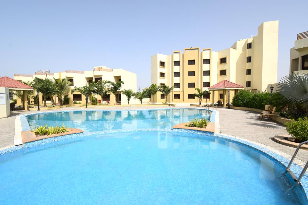 The Sky Imperial Bapu'S Resort Dwarka  Exterior photo