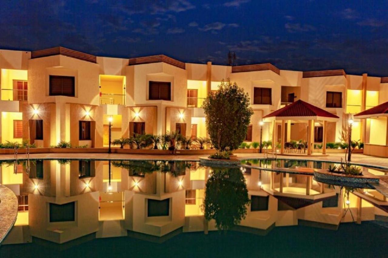 The Sky Imperial Bapu'S Resort Dwarka  Exterior photo