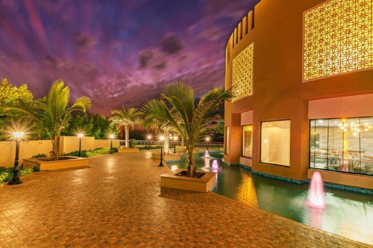 The Sky Imperial Bapu'S Resort Dwarka  Exterior photo
