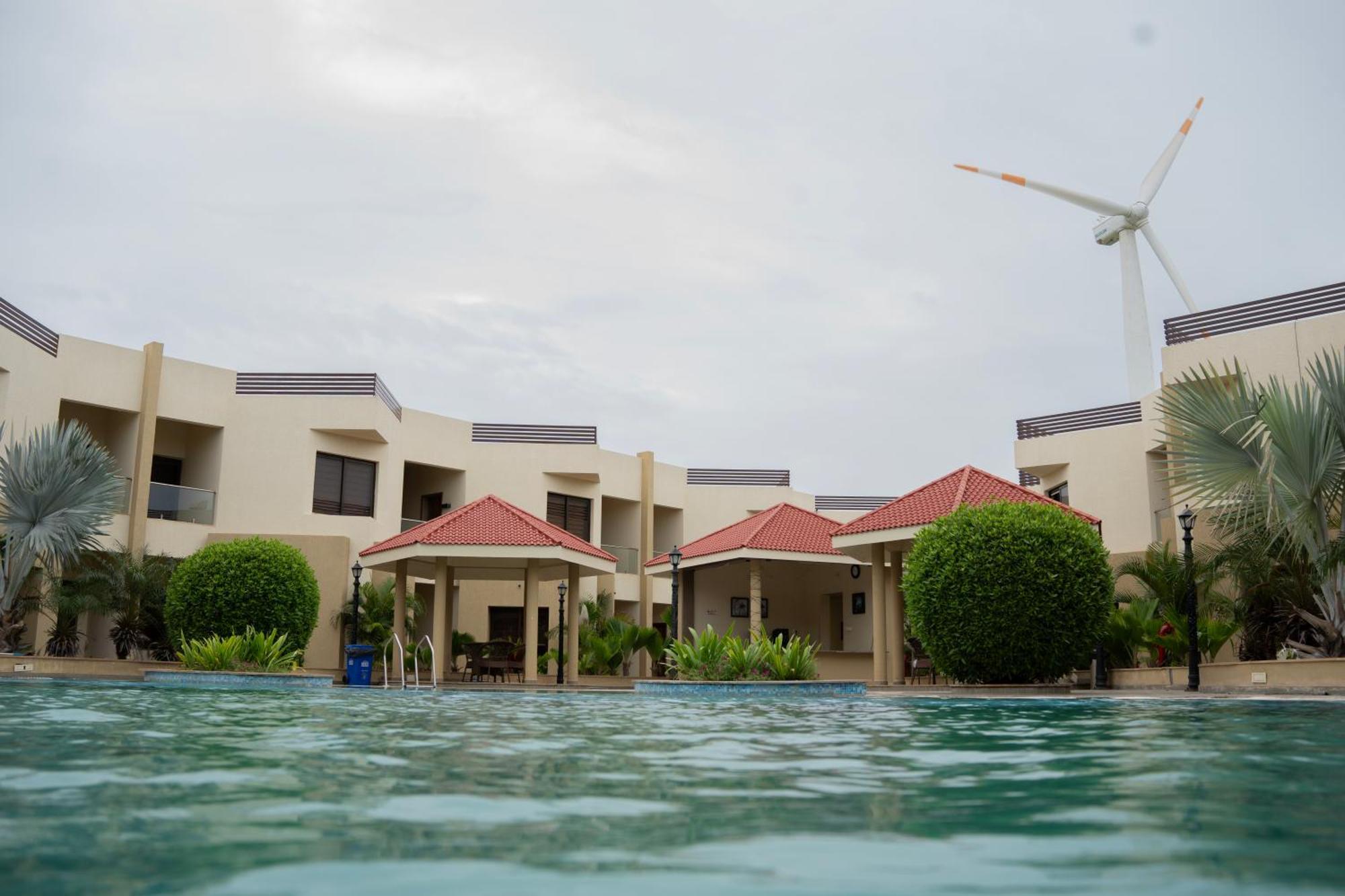 The Sky Imperial Bapu'S Resort Dwarka  Exterior photo