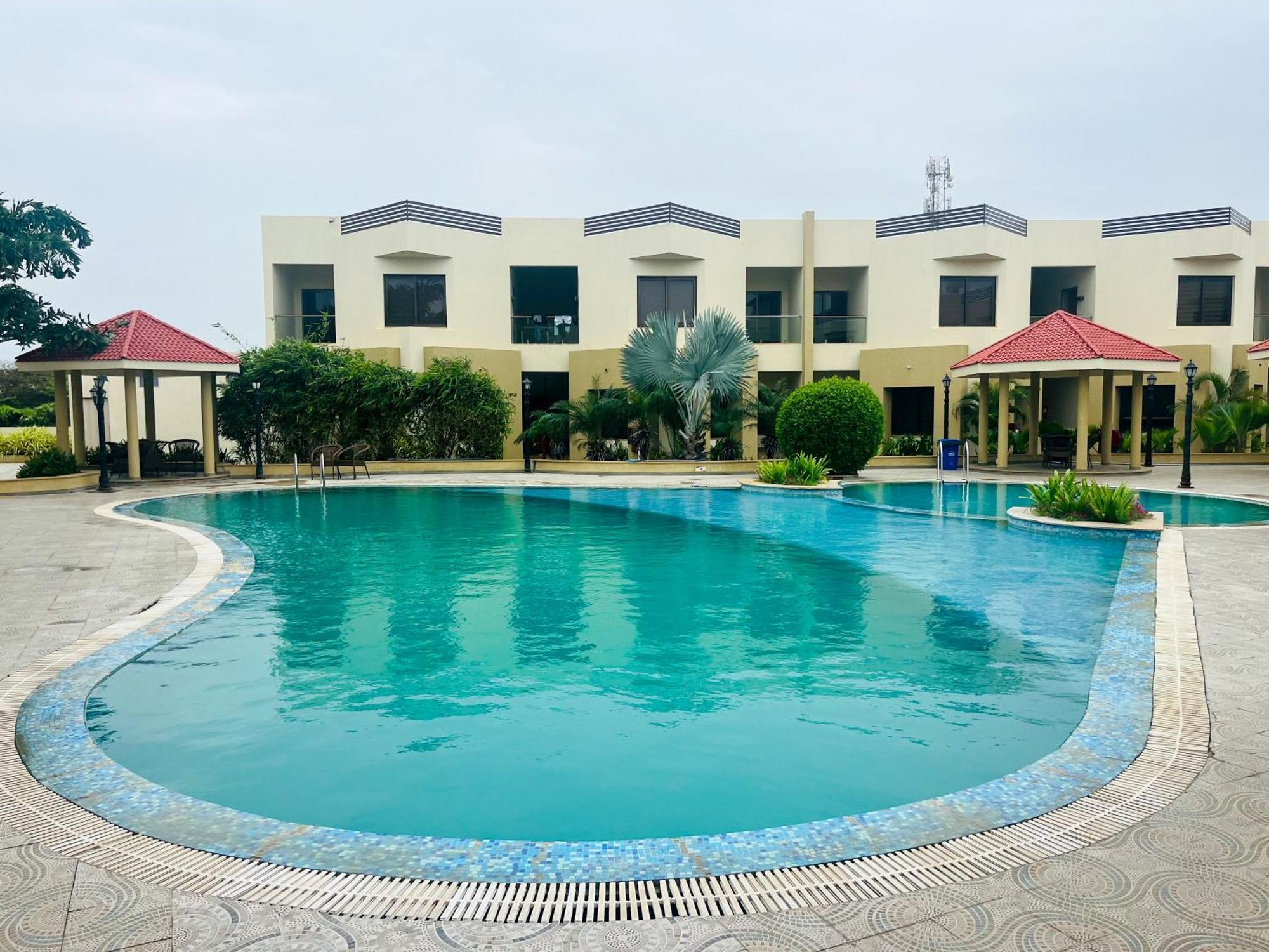 The Sky Imperial Bapu'S Resort Dwarka  Exterior photo